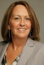 Real Estate Agent Cindy Sanders